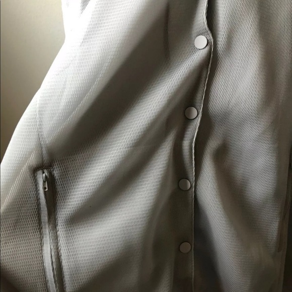 Alo Yoga Field Bomber Jacket Dove Grey Size S NWT - Picture 6 of 8